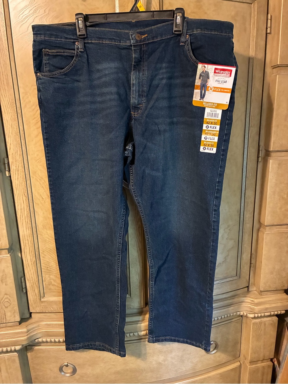Wrangler Men’s Indigo Straight Leg Jeans